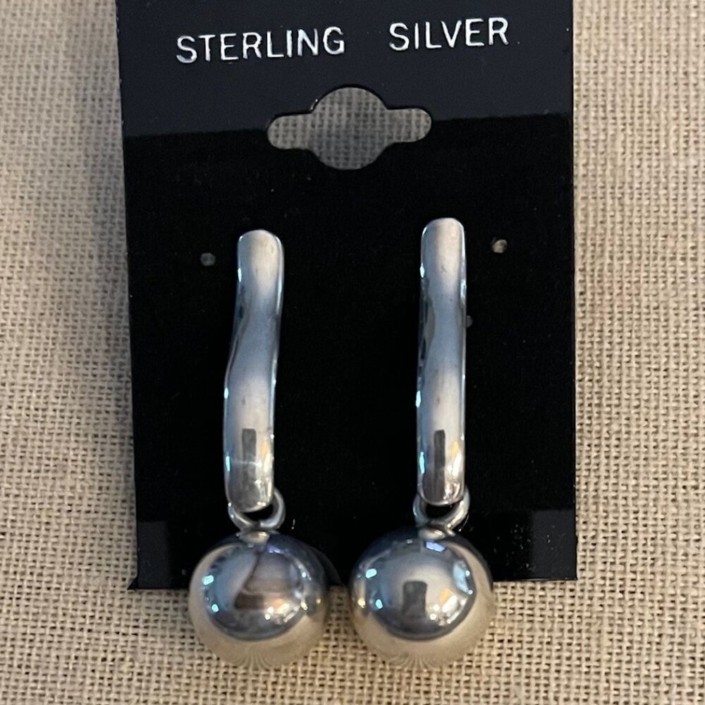 P1887 Retired Silpada Sterling Drop post Earrings